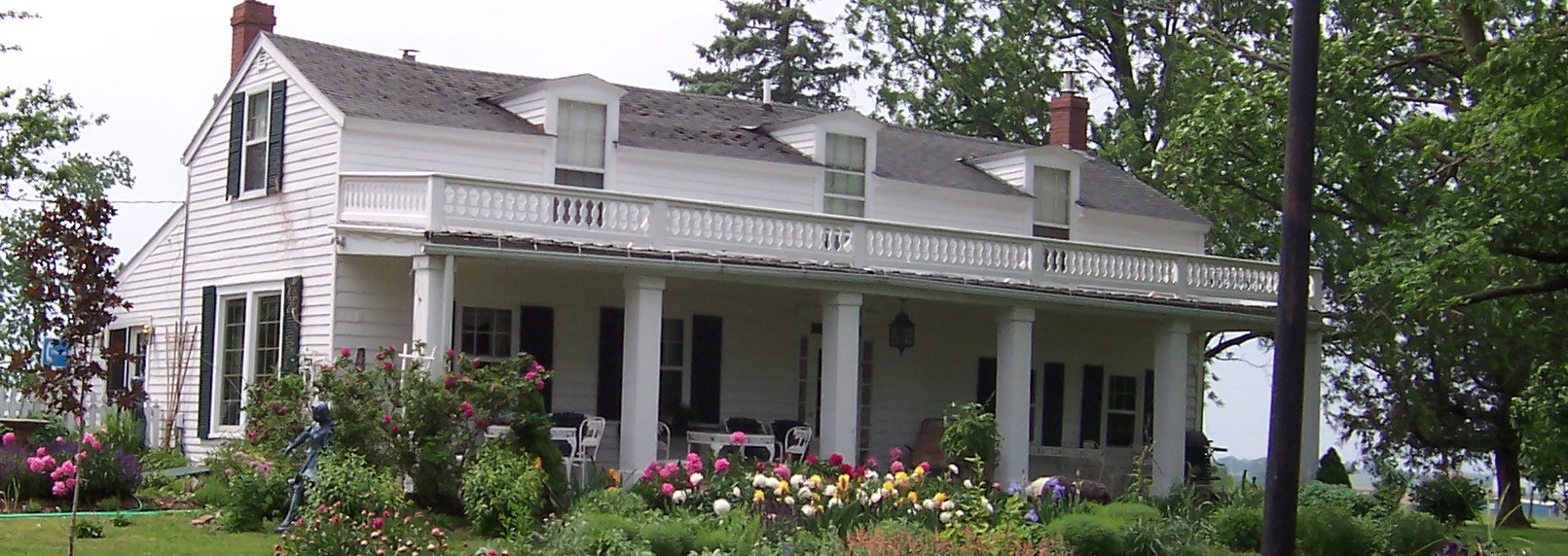 Augustus Chetlain Manor Home Log Cabin Rentals